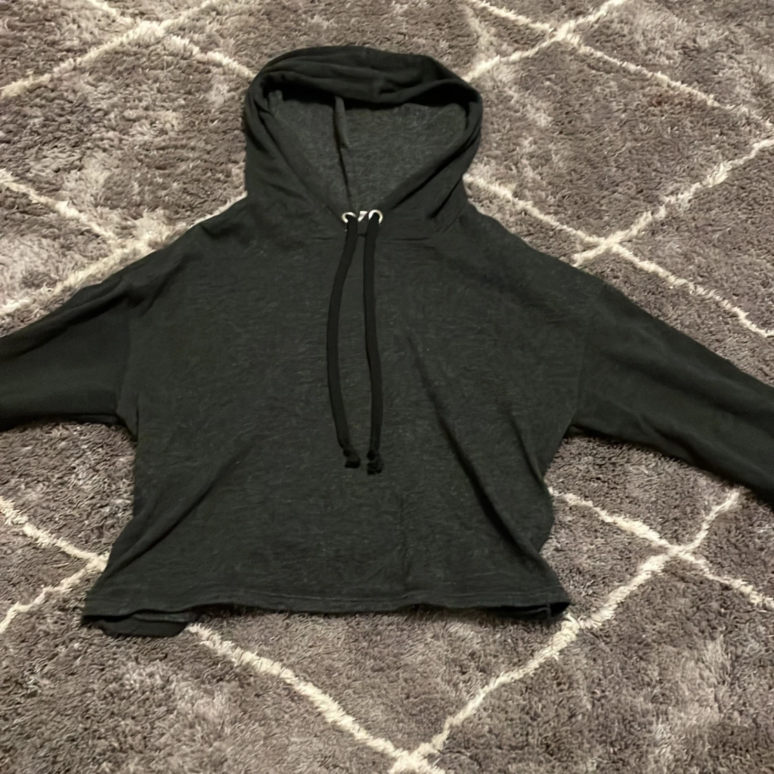 Mörkgrå hoodie från H&M