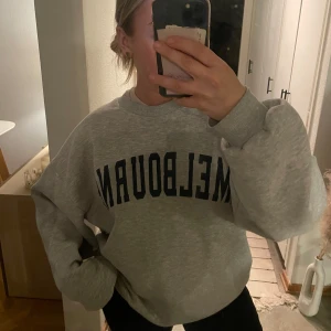 Sweatshirt - Tröja från Gina som ej kmr till använding lämgre💕