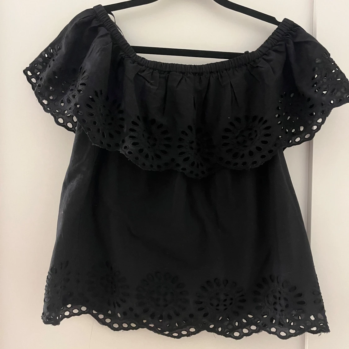 Svart offshoulder topp från Vila
