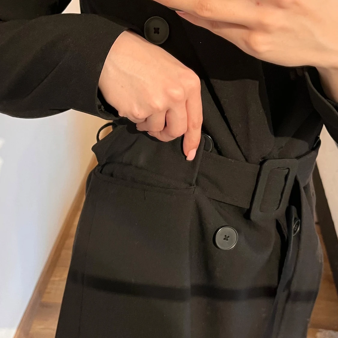 Svart kappa med bälte - 4