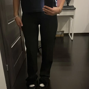 Kostym byxor  - Kostym liknande byxor från Pull&Bear. Väldigt fina i bra skick. ❤️