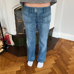 Diesel jeans - Bra skicka inga slitningar. Köpta för 1500kr men säljer då de inte passar. Storlek 30 men skulle säga att de passar som en S eller 36