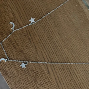 Halsband och örhängen  - Knappt använda . Bra sick 