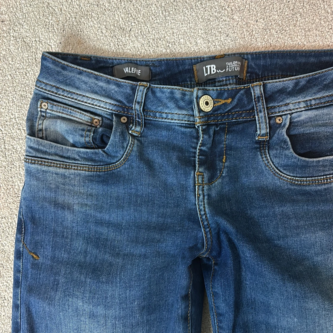 Blå bootcut jeans från LTB - 1