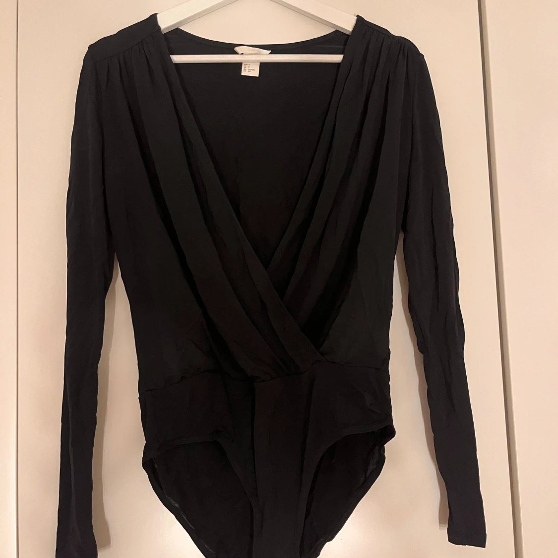 Svart omlottbody från H&M - 1