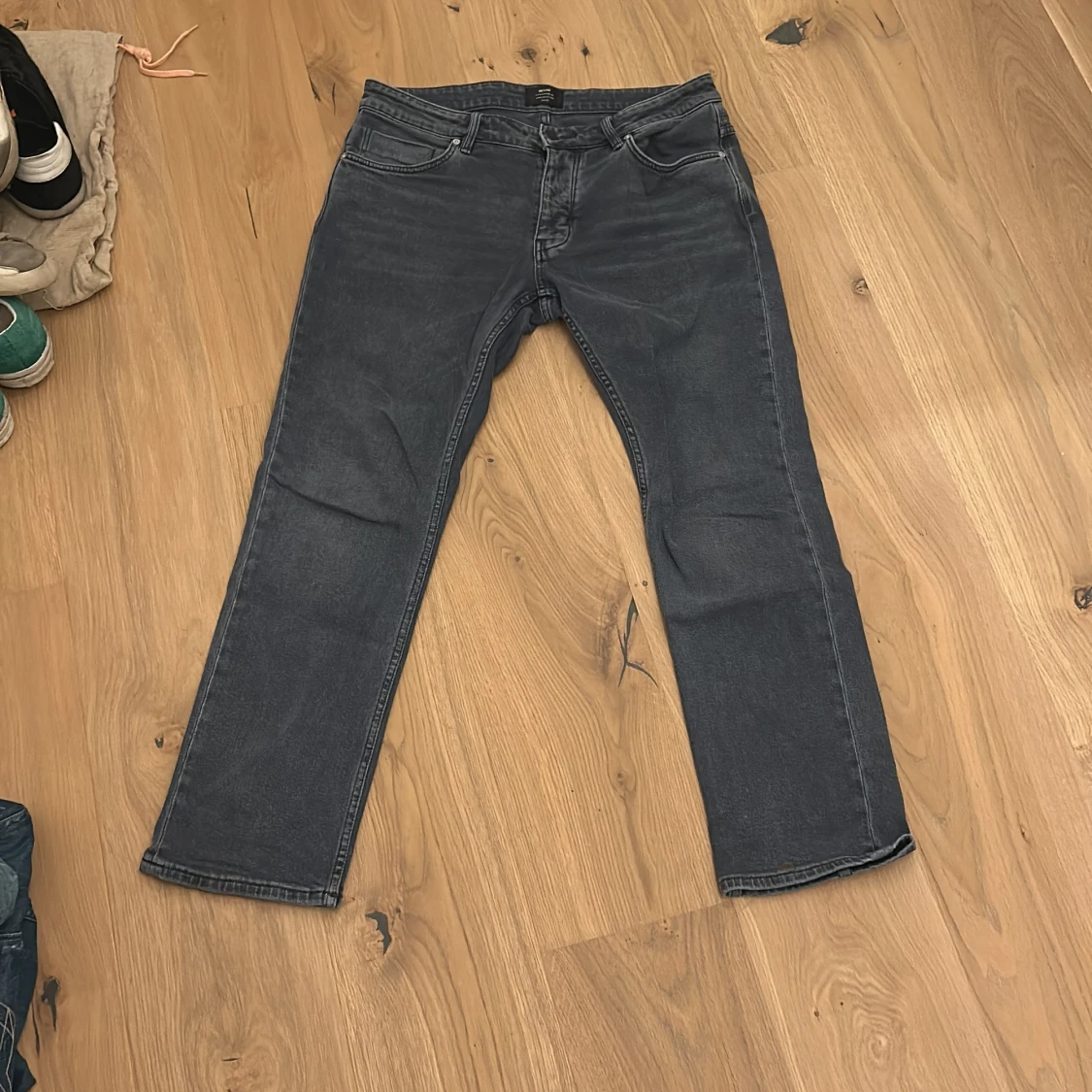 Grå jeans från Neuw