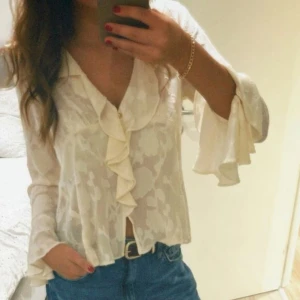 Zara blus vit  - Så fin blus från Zara 💘💘