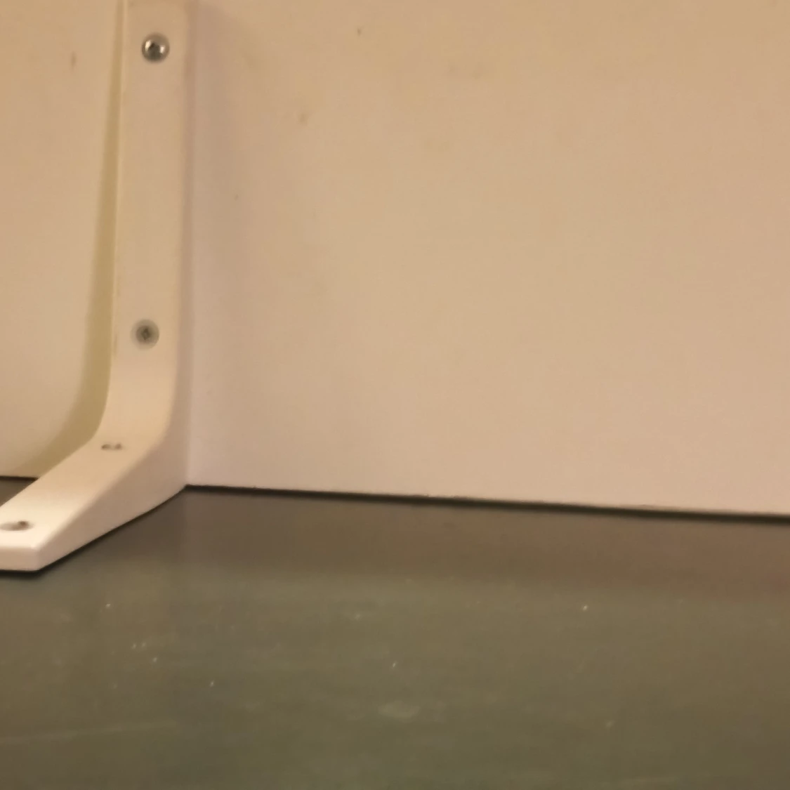 Vit vägghyllan är size 45/90cm - 3