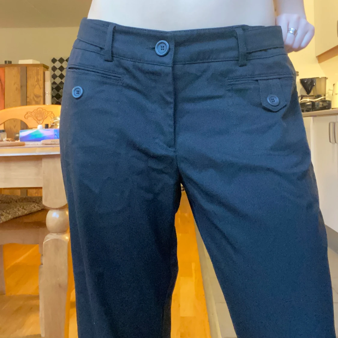 Svarta byxor med knappar - 90