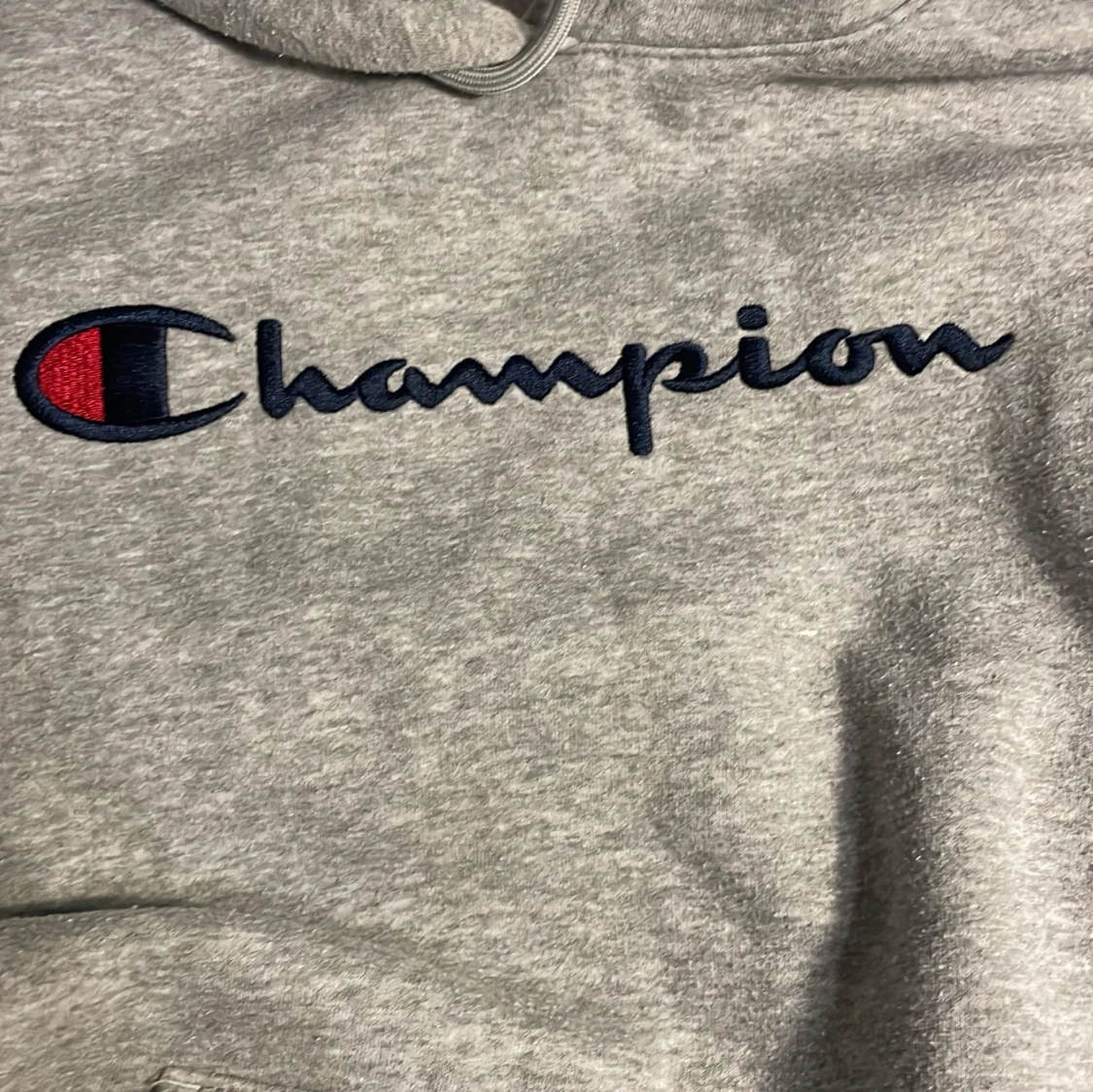 Grå hoodie från Champion - 93