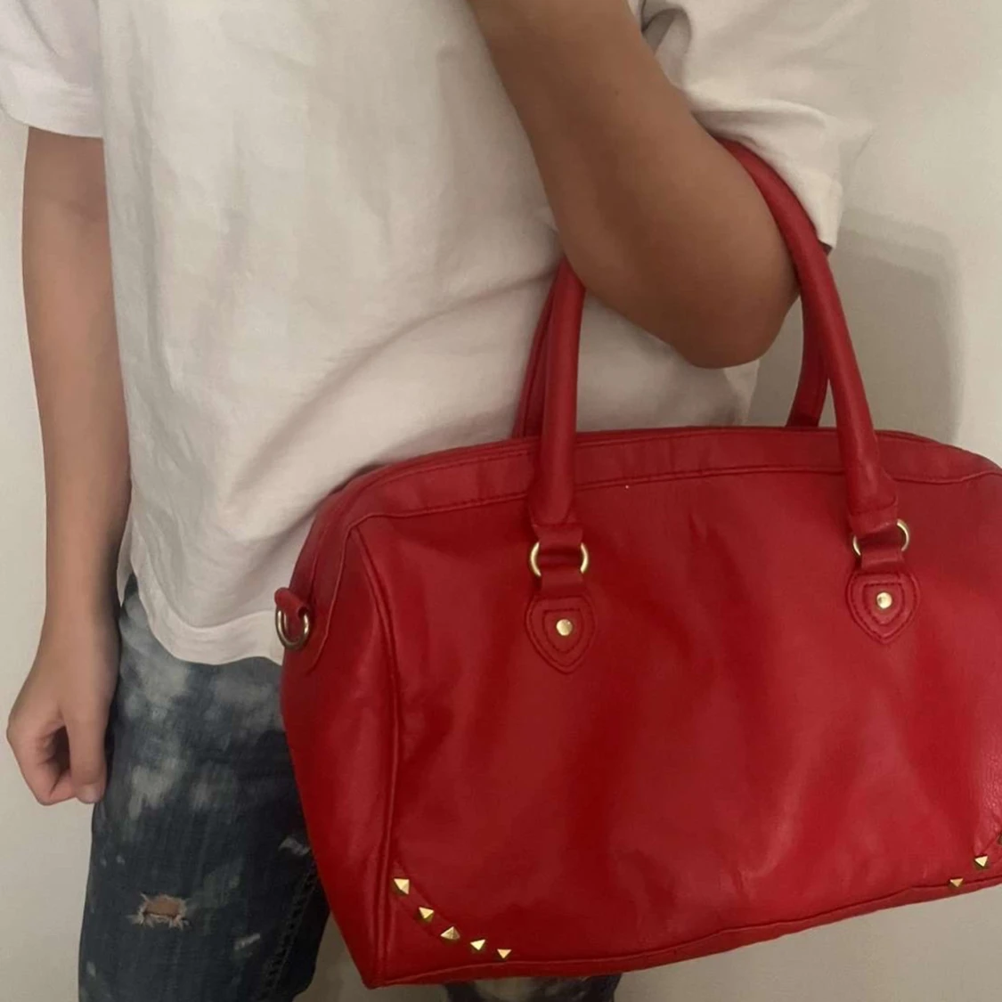 Röd handväska