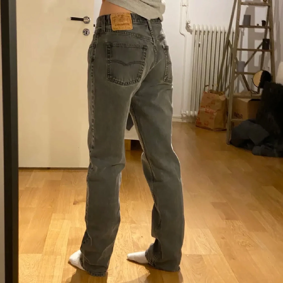 Grå jeans med rak passform - 91