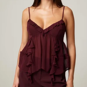 Hypnosis topp - Superfina toppen ifrån bikbok, jättefin fest topp och skönt material. Helt ny med prislapp kvar, säljer då jag inte tycker den passade mig, nypris 300kr