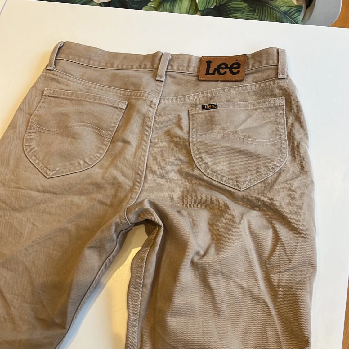 Beige byxor från Lee - 90