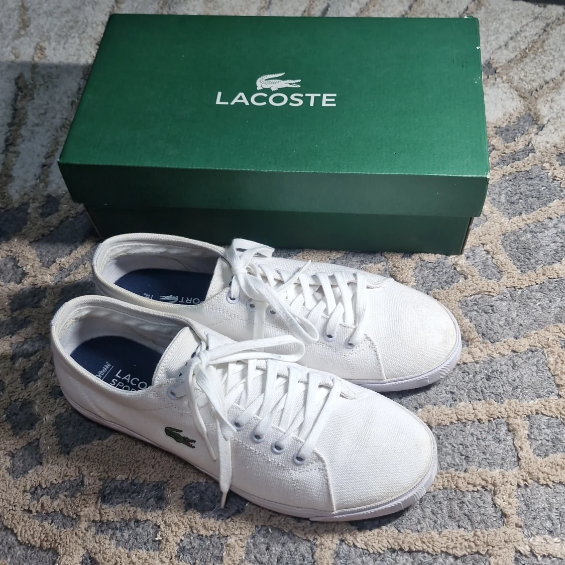 Lacoste sneakers 
