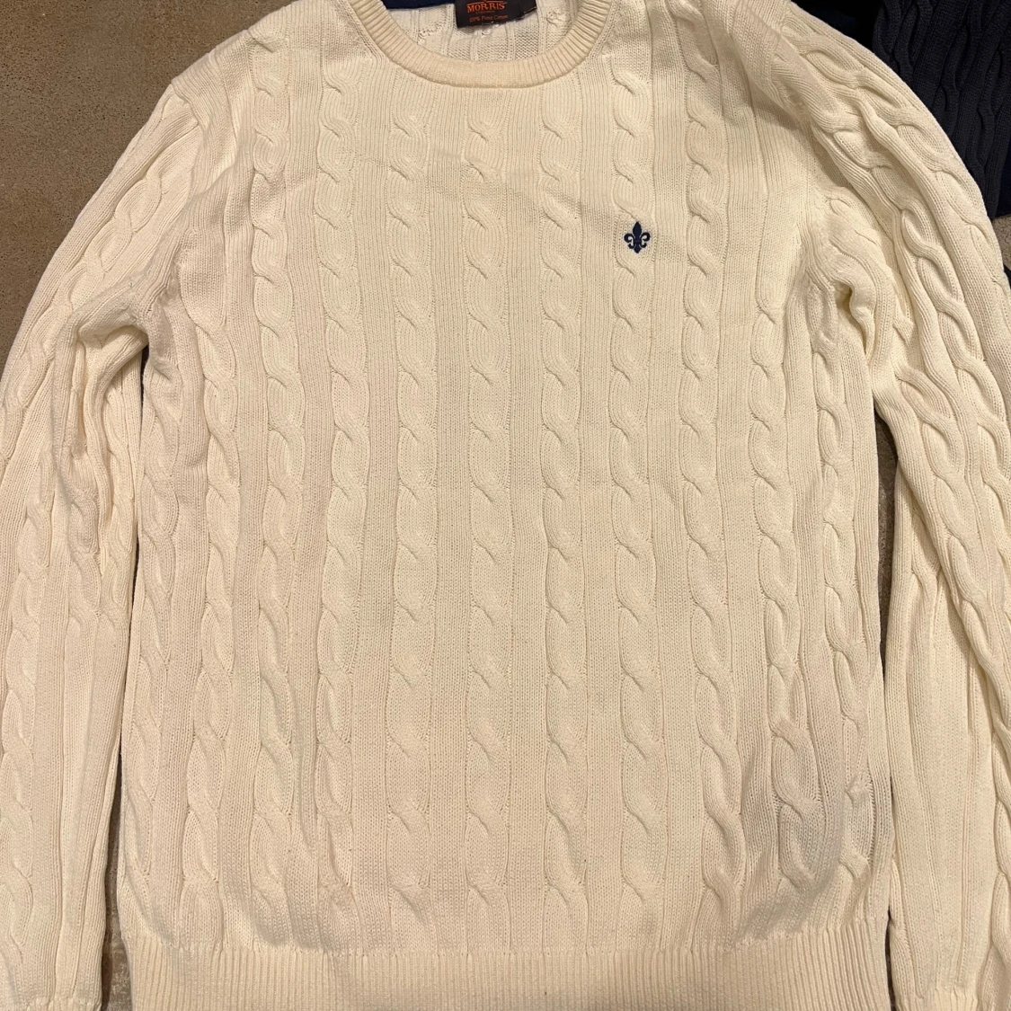 Vit kabelstickad tröja från Morris