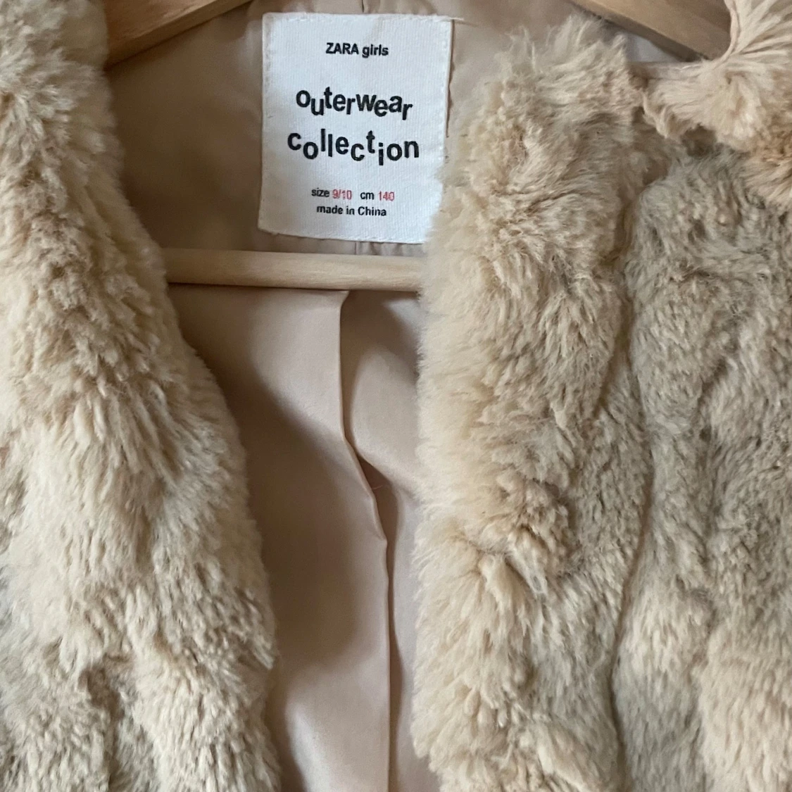 Beige pälsväst från Zara - 91