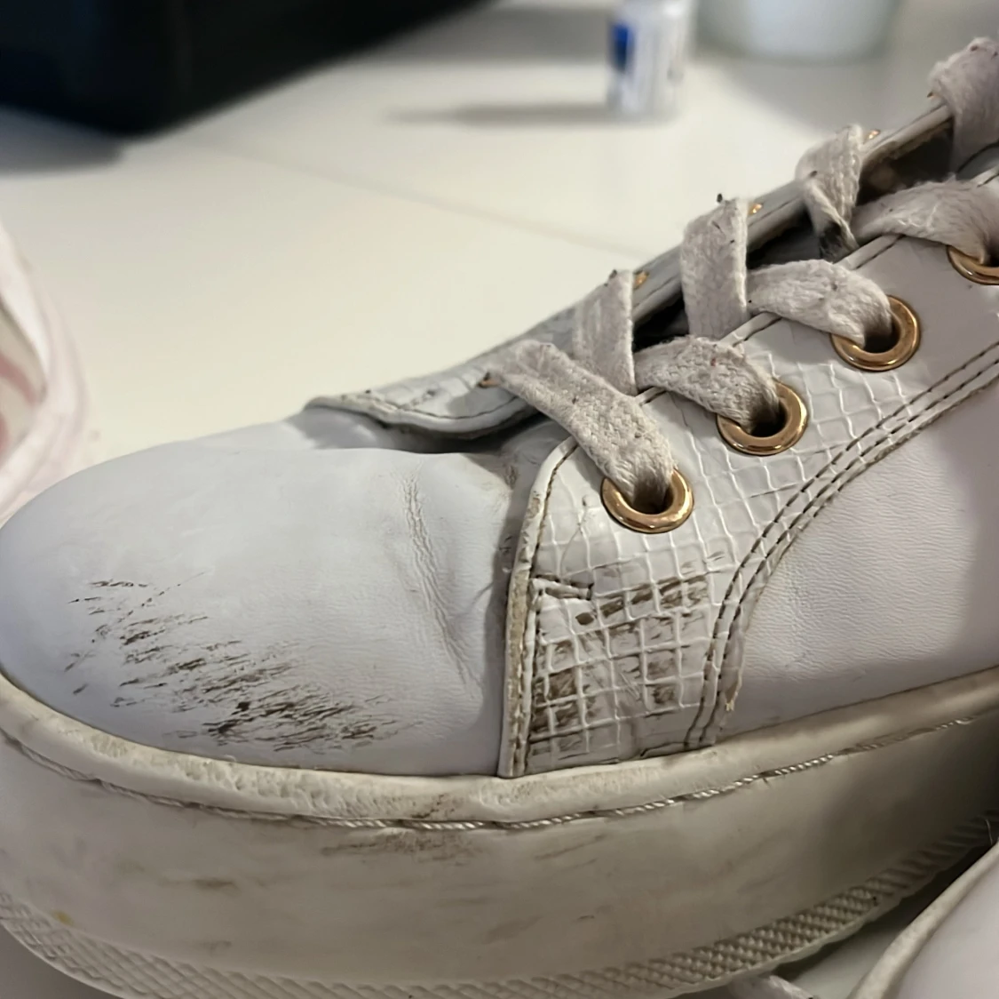 Fyra par sneakers - 92