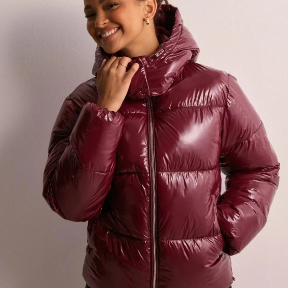 Vinröd pufferjacka med dragkedja - 90