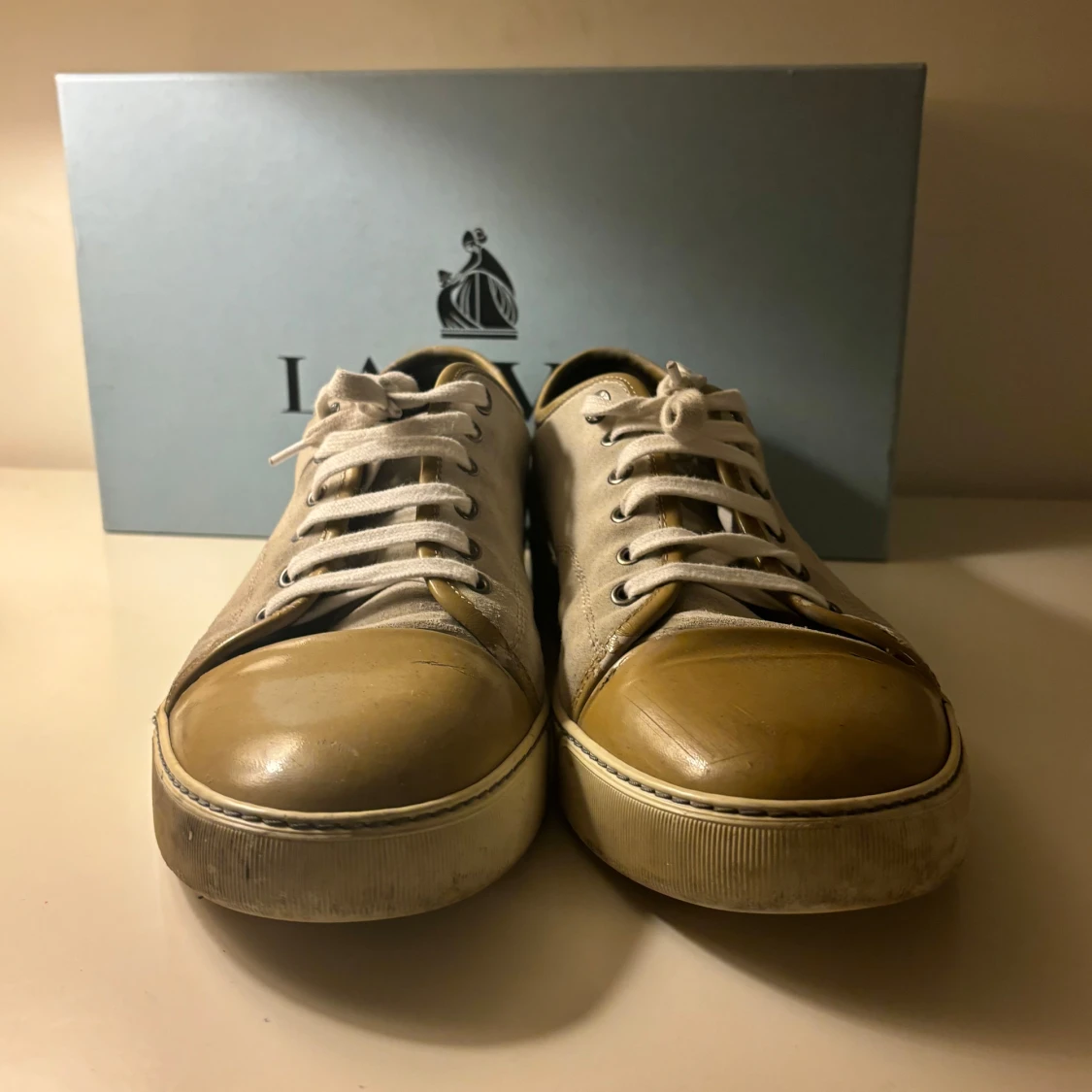 Beiga sneakers från Lanvin - 90