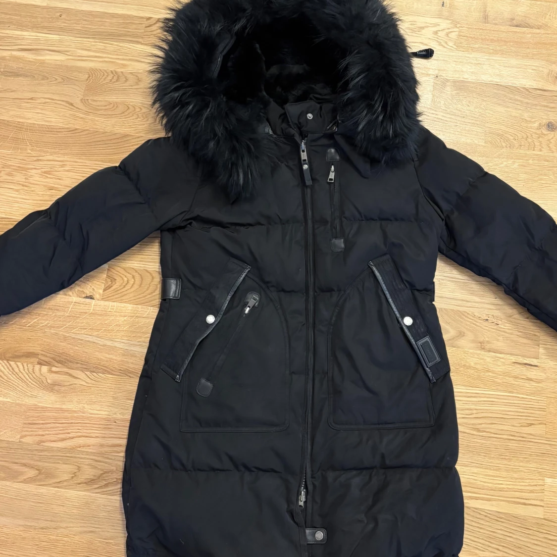 Svart dunjacka från Cedrico - 90