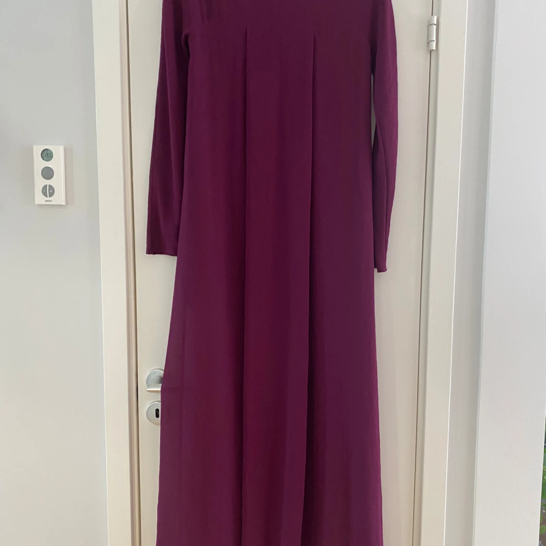 Mörklila långklänning i strl s från Rodebjer - 92