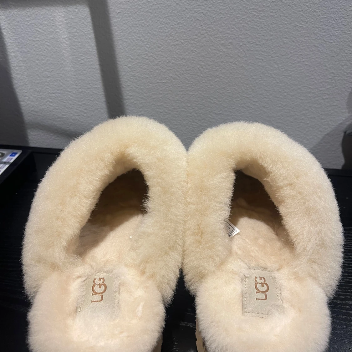 Bruna tofflor från UGG - 1