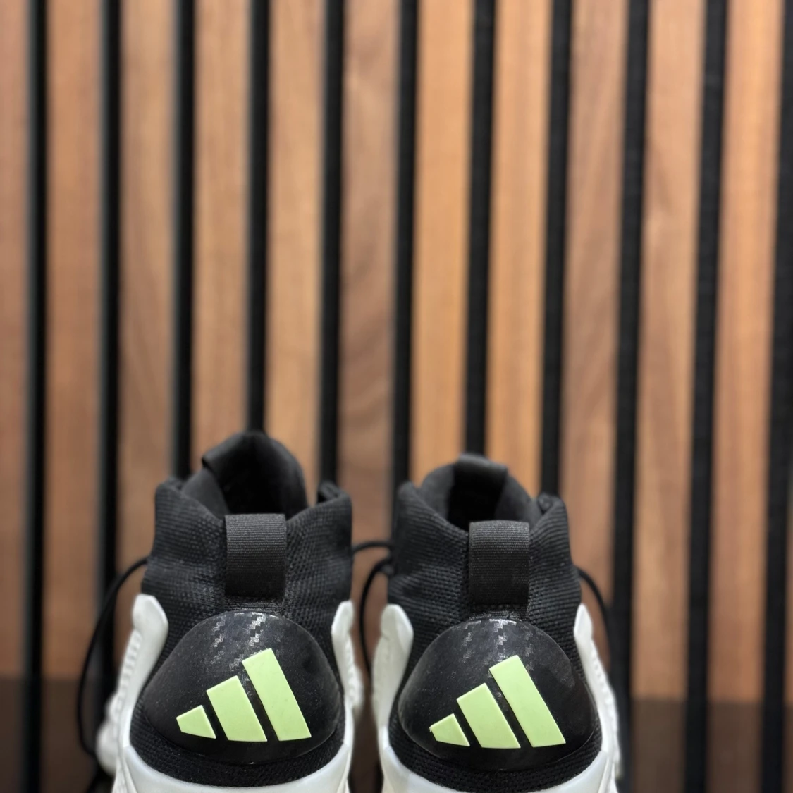 Titel: Adidas Anthony Edwards 1 “Best of Adi” Basketbollskor – Stl 40, Bra Skick - 90