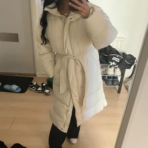 Bikbok jacka - Zoe jacka från bikbok storlek xs helt ny med prislapp. Slutsåld online och butik.