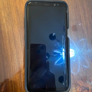 Sam:sung galaxy s8 - Nyskick. Skriv om ni undrar något. Köptes till jobbet. SKRIV TILL MIG INNAN FÖR DEN KAN VARA SÅLD. Köparen står för frakten