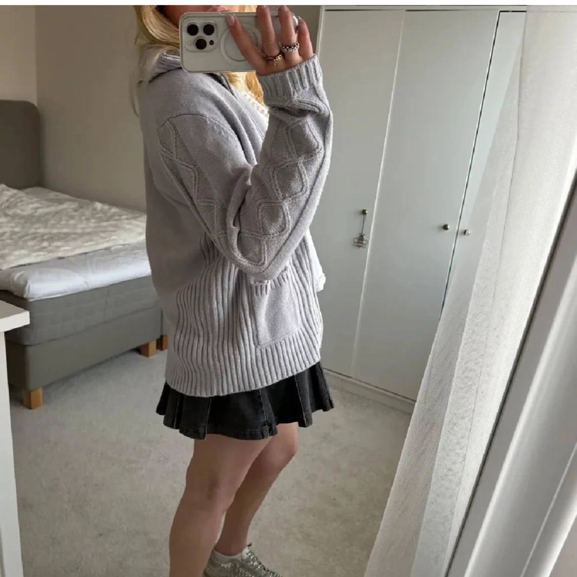 Ljusgrå stickad kofta med dragkedja - 90