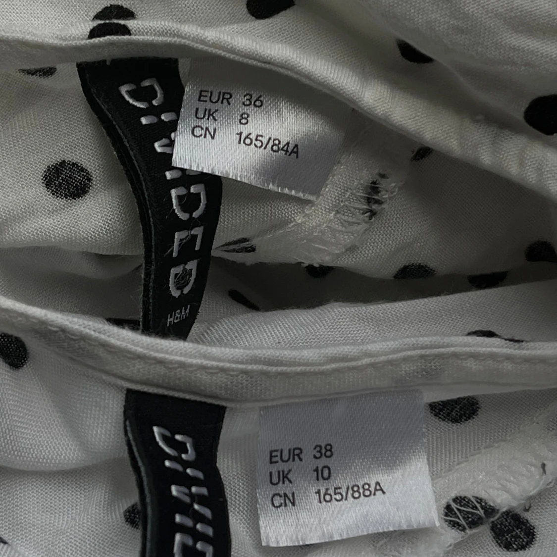 Prickig klänning  - 91