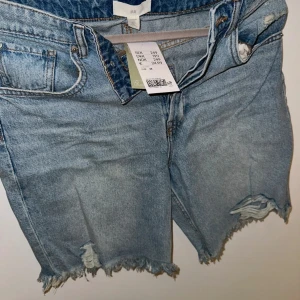 Jeans shorts - Helt nya med prislappen kvar