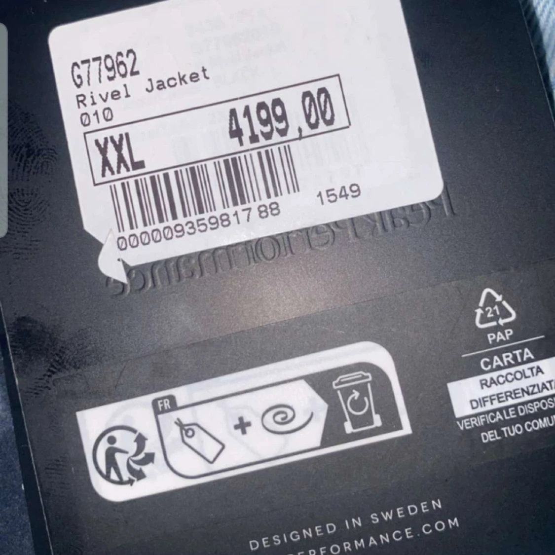 Svart dunjacka från Peak Performance - 90