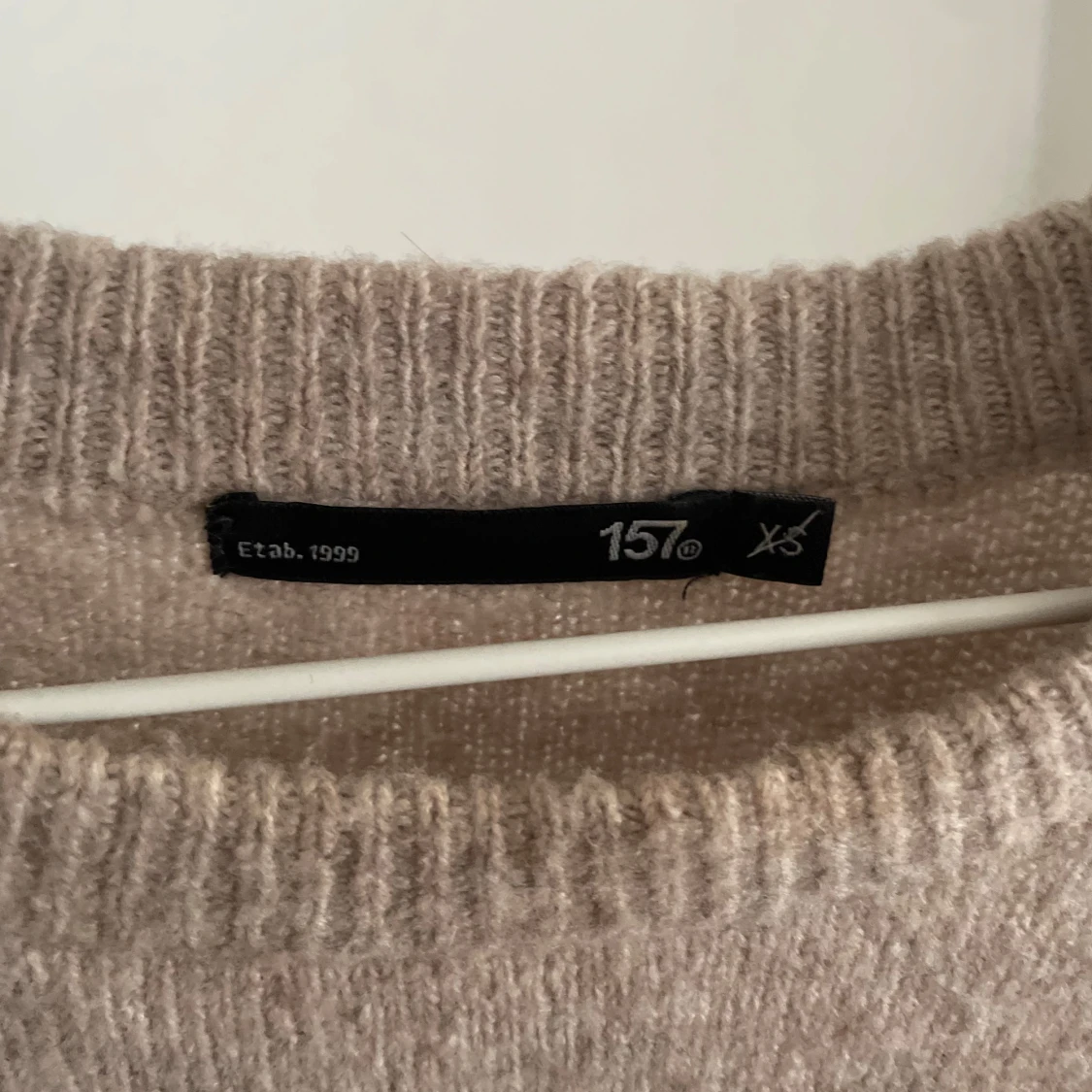 Beige stickad tröja från 157 - 91