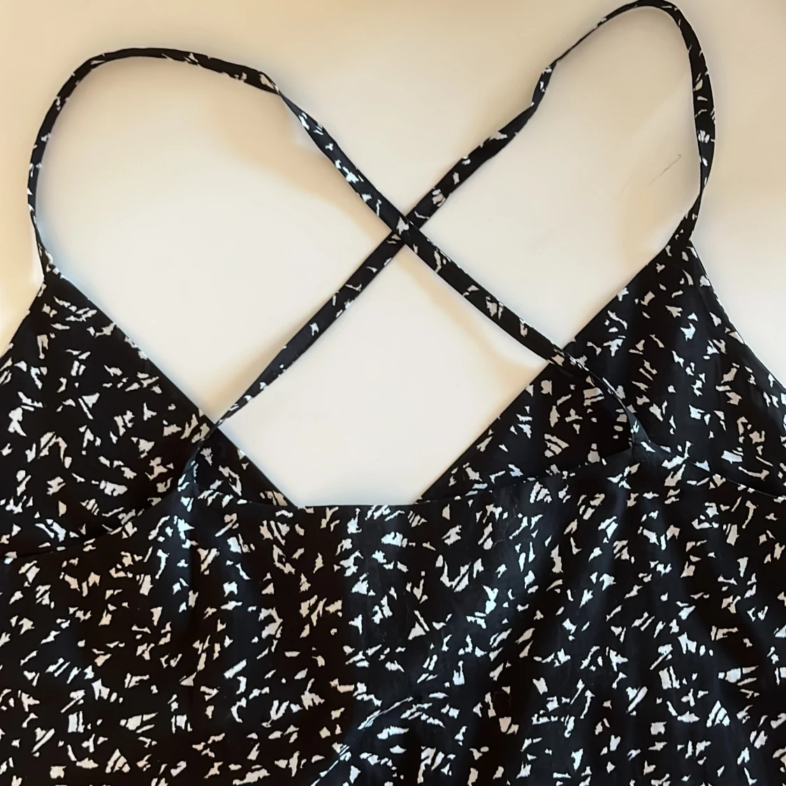 Svart och vit mönstrad linnetopp från Gant - 91