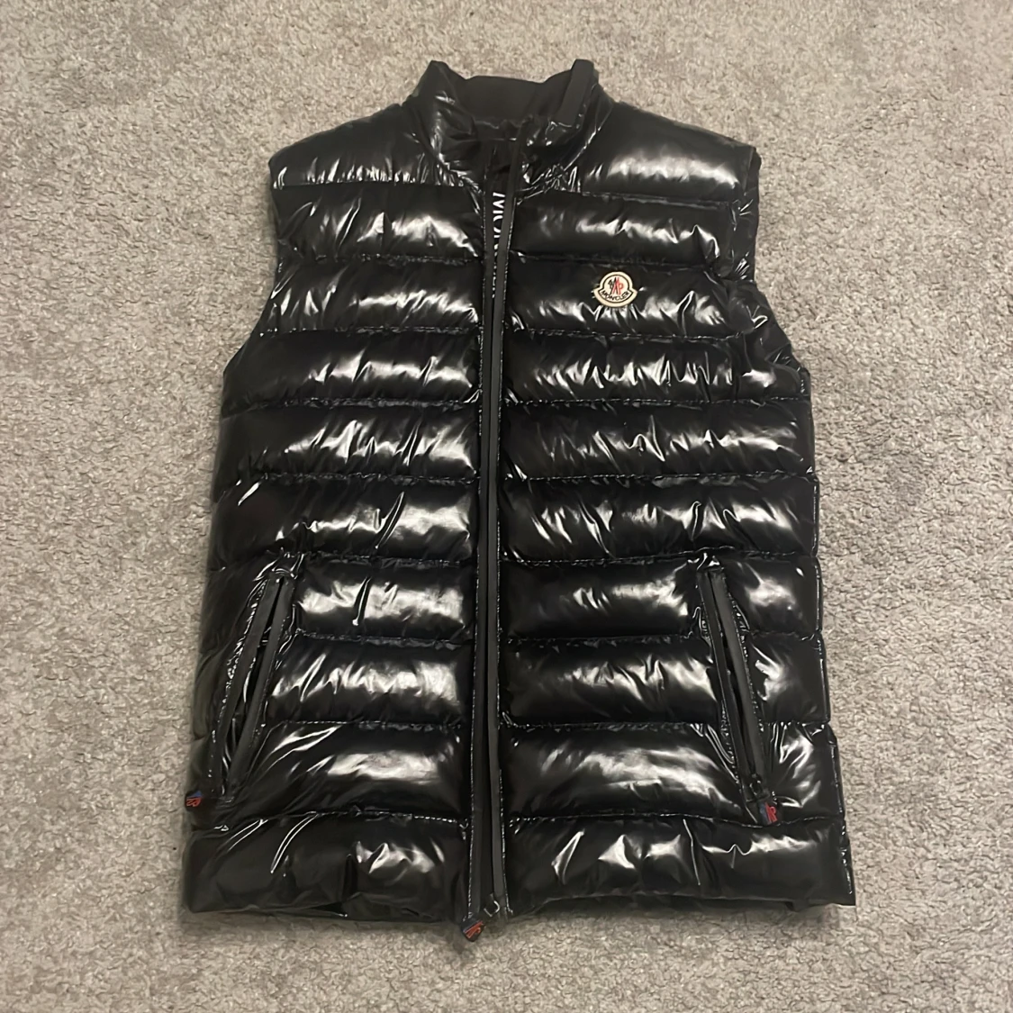 Svart dunväst från Moncler