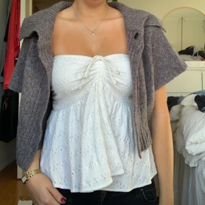 Kjol/topp - Så fin broderad kjol som också går att använda som topp! 