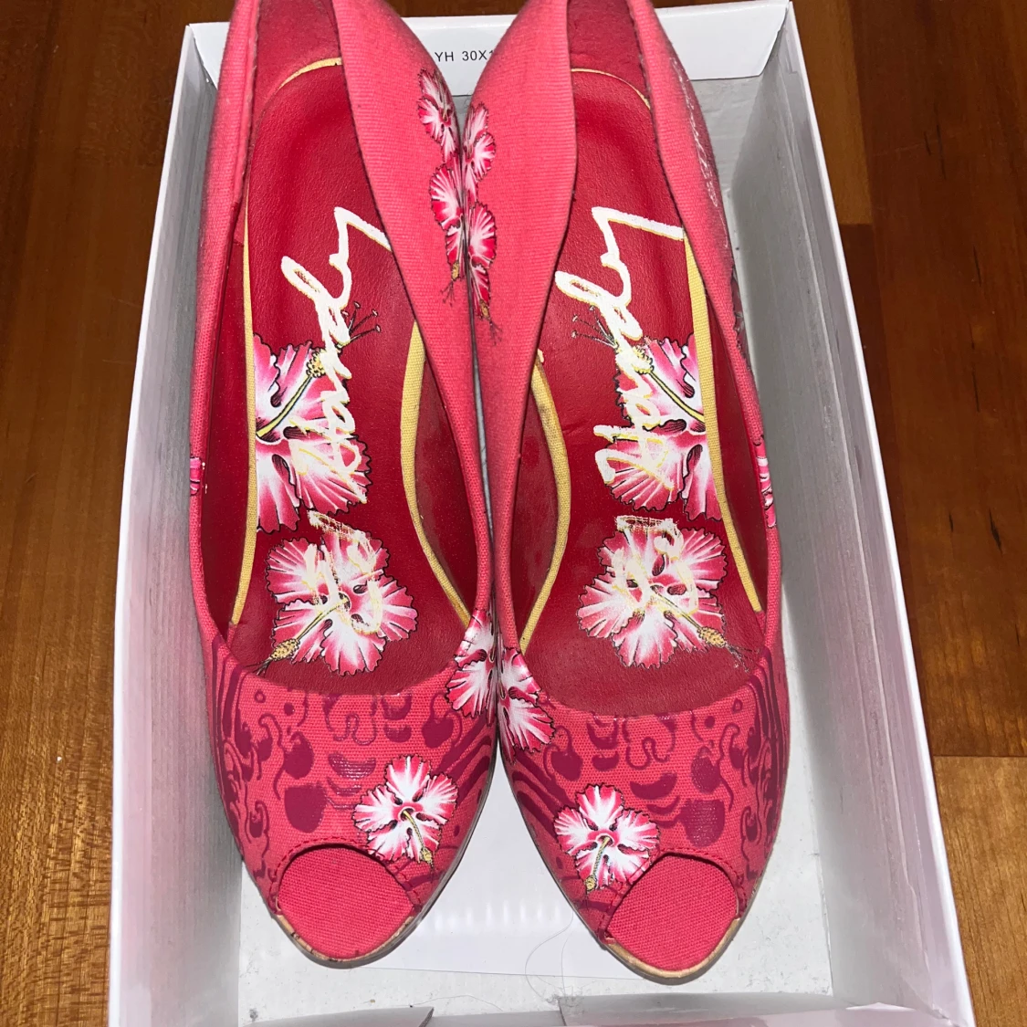 Rosa klackar från Ed Hardy - 92