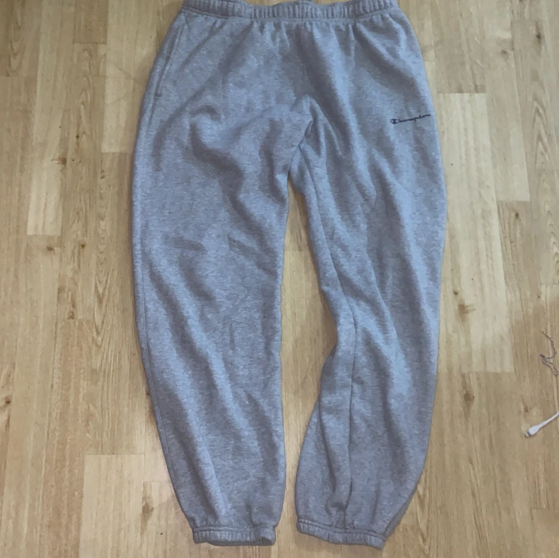 Grå mjukisbyxor från Champion