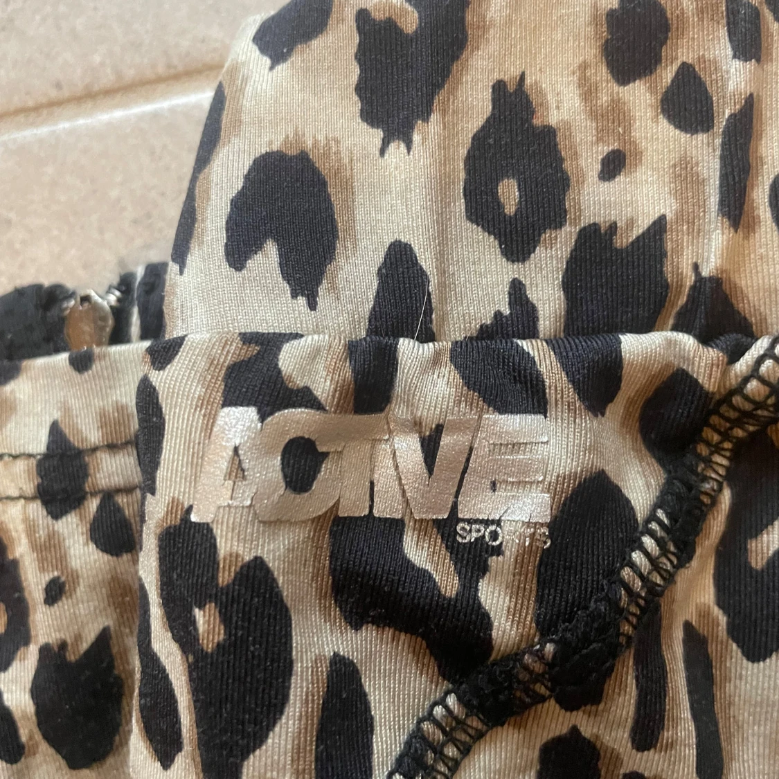 Leopardmönstrade träningstights  - 93