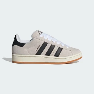 Adidas Campus sneakers - Snygga Adidas Campus sneakers i beige mocka med klassiska svarta ränder. Dem är använda men varsamt och därav billigt pris. Skriv för egna bilder!🖤