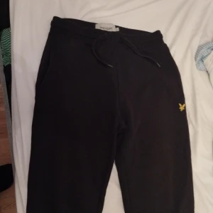 Lyle Scott byxor - Inga tecken på användning glömde bort att jag hade dom. Storlek xs 