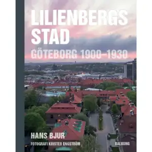 De flesta och kanske också de förnämsta svenska exemplen på helgjutna, konstnärligt högtstående stadsplaner från tidigt 1900-tal skapades i Göteborg då Albert Lilienberg var stadens förste stadsingenjör. Några exempel på platser och stadsmiljöer gestaltade av honom är Götaplatsen, Nedre Johanneberg, Änggården, Landala egnahem, Kungsladugård, Majorna, Bagaregården, Gamlestaden, Brämaregården och Örgryte villastad. Allt var präglat av den internationellt uppmärksammade stadsplanekonst som Lilienberg tillämpade under sina dynamiska år i Göteborg. I denna rikt illustrerade bok speglas mångårig forskning av arkitekt Hans Bjur, professor emeritus i stadsbyggnad. Tillsammans med fotograf Krister Engström skildras hur tre decenniers stadsbyggnadskonst ännu utgör en hållbar och älskad del av Göteborgs identitet.    Format Inbunden   Omfång 256 sidor   Språk Svenska   Förlag Balkong Förlag   Utgivningsdatum 2018-01-25   Medverkande Krister Engström   Medverkande Åsa Waldton   ISBN 9789187553233  