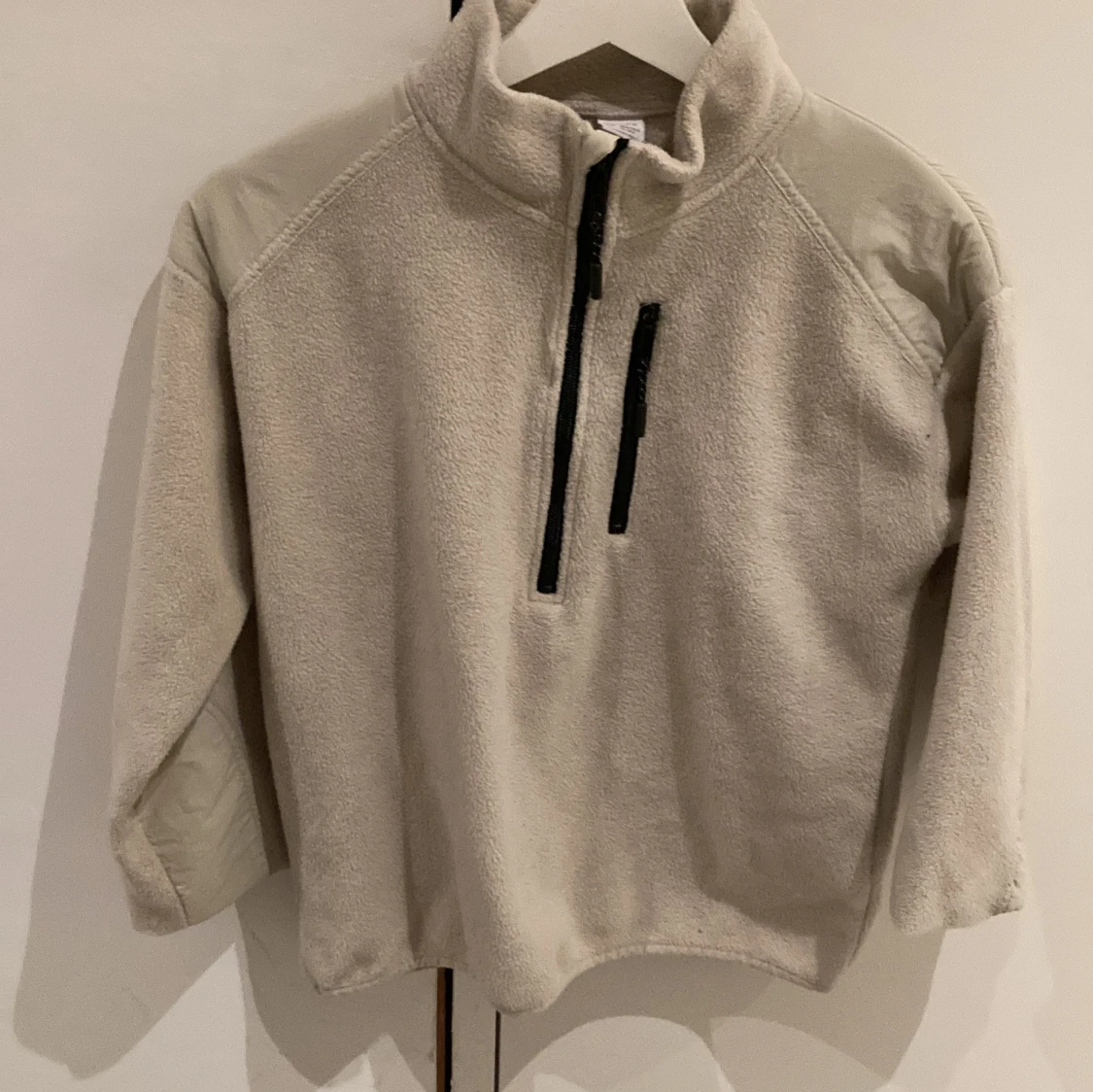 Beige fleece från Lindex
