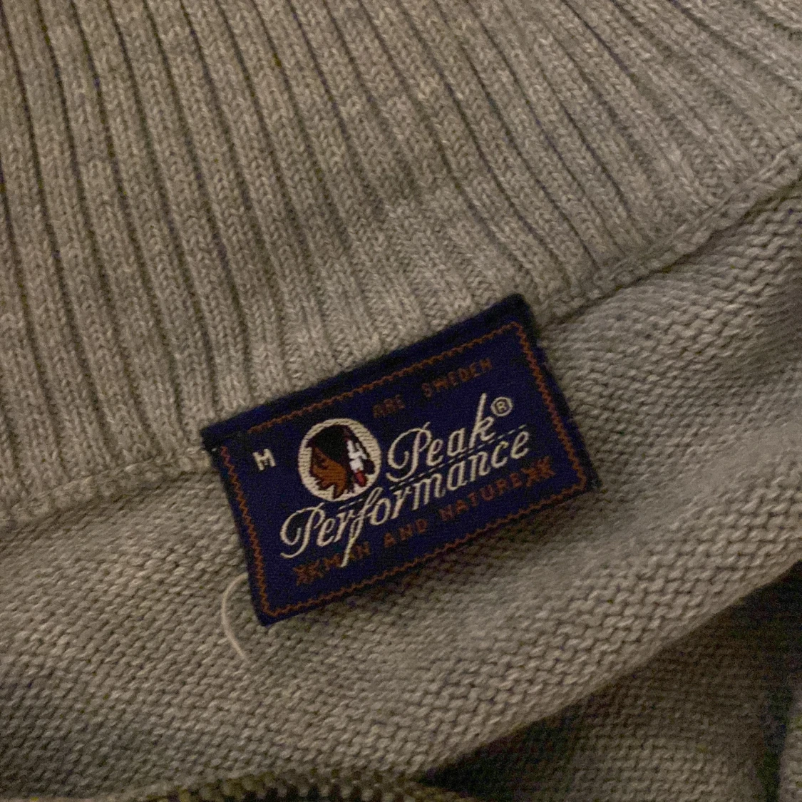 Grå tröja från Peak Performance - 91