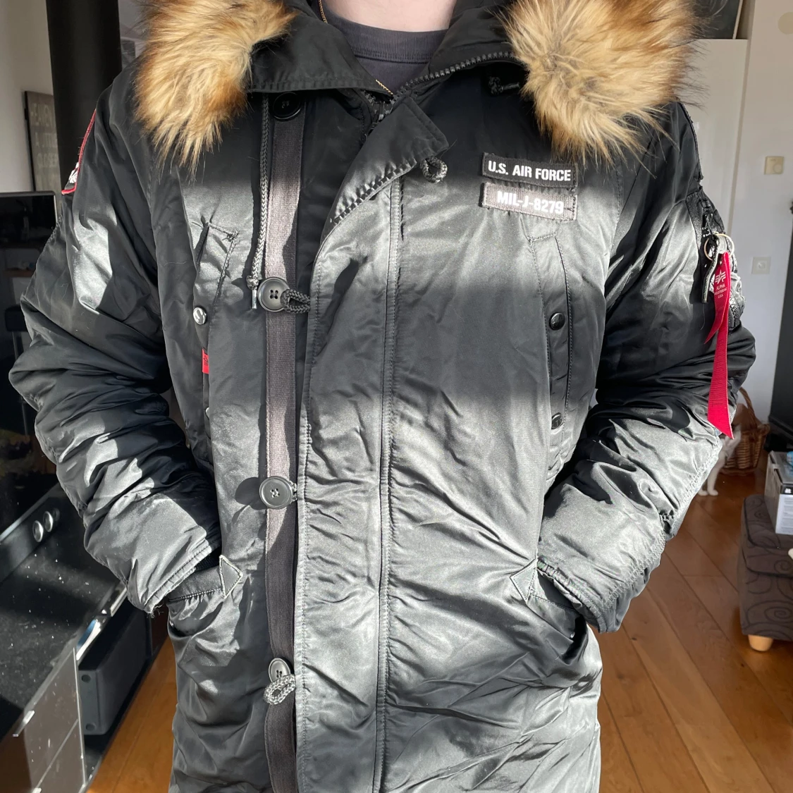 Svart alpha industries vinterjacka