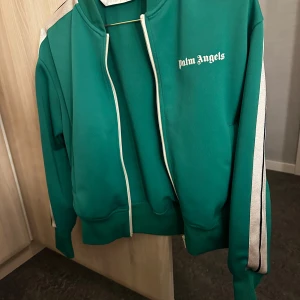 Palm Angels tröja  - Använd 2 gånger💚Nypriss ca 5000kr. Pris kan diskuteras vid snabb affär 