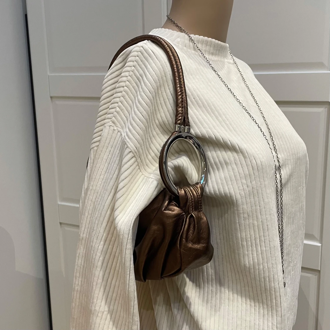 Brun axelväska i fejkskinn - 90