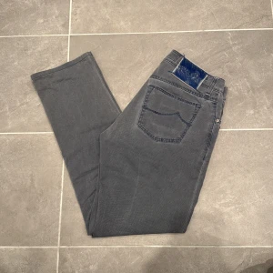 Jacob Cohen jeans  - Ett par snygga jeans från Jacob Cohen i storlek W31 i modellen 688 comfort 